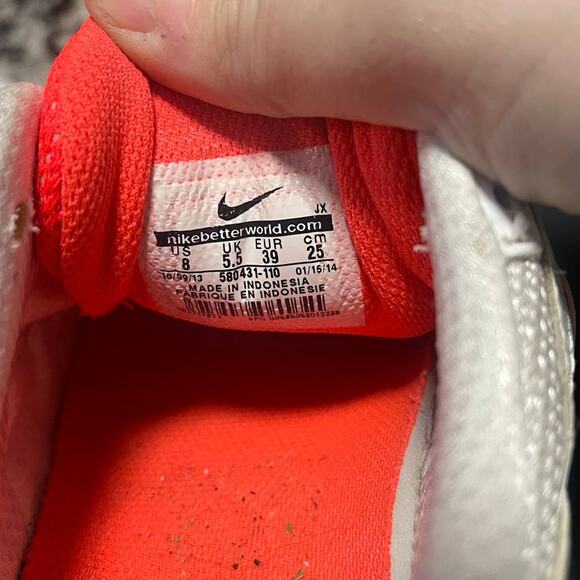 Nike Women's Dart 10 Sneakers Sz 8 - Picture 3 of 7